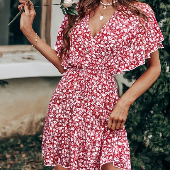 NFS 🛑Red Ditzy Floral Butterfly Sleeve Dress - Picture 8 of 8